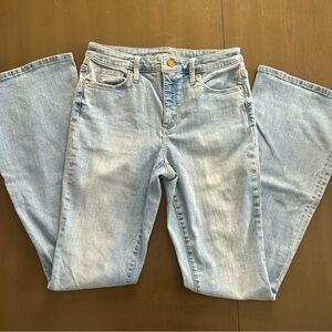 Universal threads size 6 jeans
